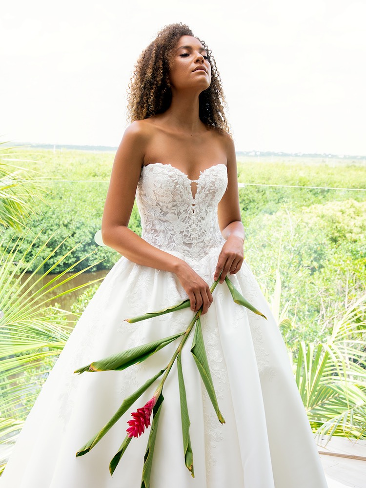 ÉLYSÉE Bridal  Bridal Collective